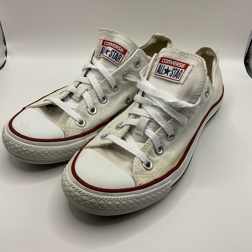 Converse Chuck Taylor All Star White Canvas Red Trim size M6/ W8 Low Top M7652